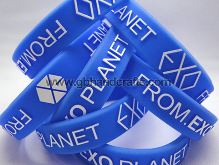 2102 -  silicone braclet