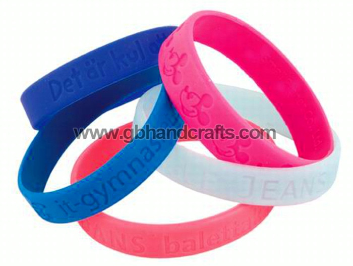 2103 -  silicone braclet