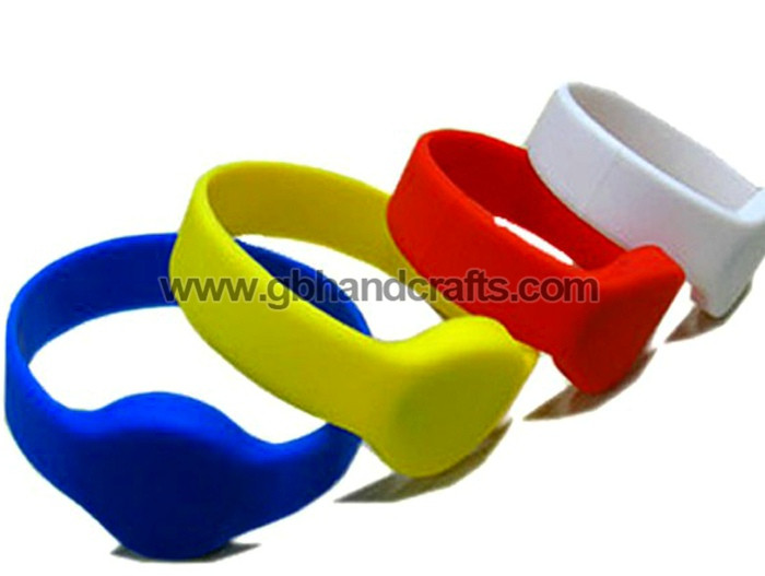 2101 -  silicone braclet