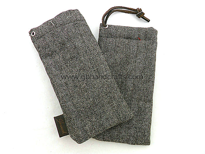 1653 - wool glasses pouch